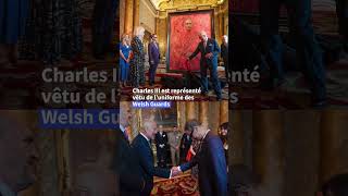 Charles III dévoile son nouveau portrait officiel [upl. by Tonina598]