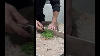 Instructions for cutting green onions into threadlike pieces [upl. by Odnanref]