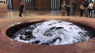 Descension 巨大的漩涡  ANISH KAPOOR [upl. by Clarance]