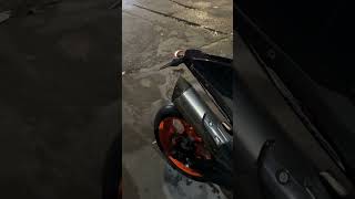 KTM DUKE 890R Akrapovic Full Exhaust Spitting Flames [upl. by Tom]