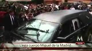 Arriba Carlos Salinas de Gortari a velorio de Miguel de la Madrid [upl. by Alleuol]