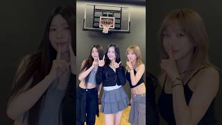 ZOOM👀 with BADVILLAIN 배드빌런 EMMA 엠마 Vin 빈 VIVIZ 비비지 UMJI 엄지 Shhhchallenge 쉿챌린지 [upl. by Anad]