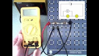 natuurkunde uitleg ELEKTRICITEIT SPANNING METEN MET EEN VOLTMETER [upl. by Eilis]