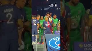 👏 Le PSG soulève son 12e titre de CHAMPION DE FRANCE 🏆 [upl. by Cryan119]