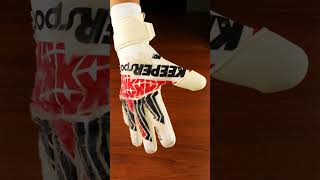 Glove opening KEEPERsport Varan7 Champ RetroV5 keepersport gloves goalkeepergloves goalkeeper [upl. by Oidivo]