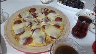 Pratik Kahvaltılık Tavada Patatesli Pizza Tarifi  2 Dakika da PİZZA [upl. by James]