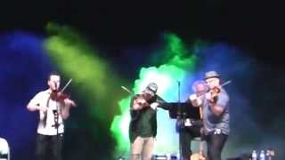 The Barra MacNeils with Ashley MacIsaac in Winsdor ON [upl. by Gaskins]