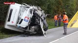 Schwerer Verkehrsunfall auf der Innviertler Straße in Taufkirchen an der Trattnach [upl. by Mcloughlin]