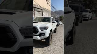 Toyota Tacoma 4x4 2018 en Tijuana bc [upl. by Behlau]