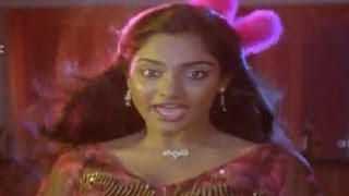 Chattaniki Kallu Levu Movie Songs  Ee Sogasu Song  Chiranjeevi Madhavi Lakshmi [upl. by Ewell]