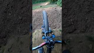 Pump track line ➡️ mulch jump mtb [upl. by Einnaj]