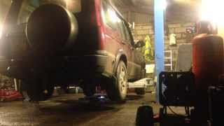 Land Rover Discovery 2 V8 exhaust sound [upl. by Nuyh]