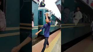 Bd tarin77 shortfeed railwayandolonbd railway subscribe funny bangladeshrailway [upl. by Atteram532]