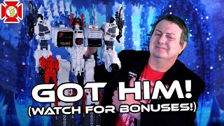 TRANSFORMERS METROPLEX Generations Titan Review  Bonuses [upl. by Htinnek982]