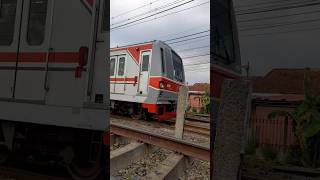 Tm 6000 melintas wesel depokkeretaapi commuter train shorts railfans [upl. by Rutherfurd452]