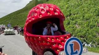 Caravane publicitaire du Tour de France 2024 dans le col du Galibier [upl. by Grand]