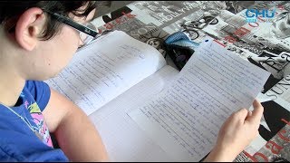 Maladies chroniques et scolarité  Reportage [upl. by Millwater339]