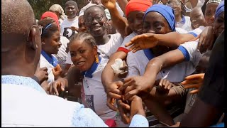 CÔTE DIVOIRE VISITE SURPRISE DES JEUNES FILLES MALINKÉS DE GUIBÉROUA À CHARLES BLÉ GOUDÉ [upl. by Nira26]