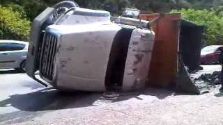 Accidente en la autopista Caracas Guarenas [upl. by Niwred]