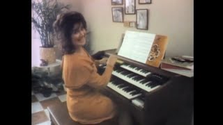 Wurlitzer Funmaker Electric Organ Commercial 1972 [upl. by Geiss]