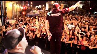 Huge Crowd for the Moonshine Bandits Xfest 2011 roundup [upl. by Werna338]