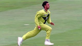 Shoaib Akhtar Bowling In Slow Motion  Shoaib Akhtar ka Bowling Action Slow Motion Mein [upl. by Mahalia319]