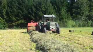 Kleinballen Pressen mit Fendt Farmer 3S und Welger AP 61 [upl. by Caitlin]