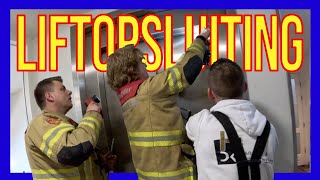 Liftopsluiting  VOLUNTEERS DUTCH FIREFIGHTERS [upl. by Kcirdef]