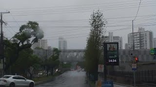 Dia frio para a época com garoa em Porto Alegre cara de inverno  04122023 [upl. by Alyl]