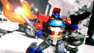 Transformers Stop Motion review  IDW Optimus Prime [upl. by Arolf717]