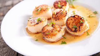 Recette  Coquilles SaintJacques flambées au cognac [upl. by Eelamme220]