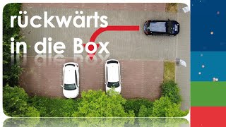 Einparken rückwärts in die Box  Fahrschule [upl. by Buzz]