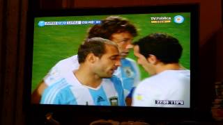 Terrible patada de Lugano a Romero Argentina Vs Uruguay Eliminatorias Brasil 2014 Octubre 2012 [upl. by Eimot37]