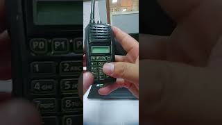 how to set radio frequency for icom ICV88 [upl. by Pestana728]