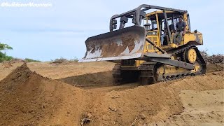 Perfect Great Bulldozer Skills Pushing Stone Into Water alongside Hitachi Zaxis 200 [upl. by Eldwun]