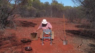 PROSPECTING FOR GOLD BY LOAMING IN WESTERN AUSTRALIA [upl. by Dre]