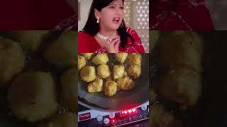 Nikki quotने Rashi को मोटी बोलाquot shortssathnibhanasathiya pakorasaqqukirasoi [upl. by Howzell]