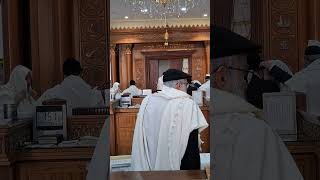 Closing the Torah Ark in Synagogue [upl. by Lyle]