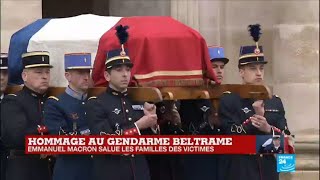 Entrée du cercueil Arnaud Beltrame dans la cour dhonneur des Invalides  Hommage National [upl. by Ruttger]