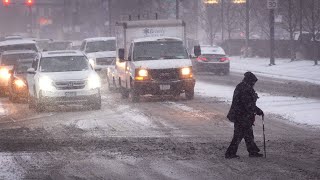 Nieve y riesgo de ventisca la tormenta invernal tomará fuerza en Chicago este viernes [upl. by Antoinette]