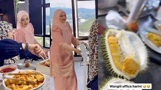 Siti Nurhaliza Bawa Durian Untuk Satu Office [upl. by Roque770]