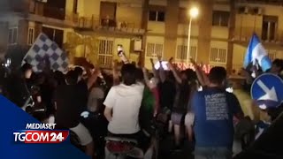 Coppa Italia la folle notte di Napoli centinaia di tifosi in strada per festeggiare [upl. by Philomena]