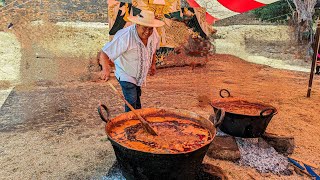 GASTRONOMÍA MICHOACANA Corpus Christi TZINTZUNTZAN  Carnitas Birria Atole [upl. by Neyu219]