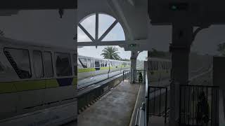 Monorail Lime through the Grand Floridan Station [upl. by Atazroglam]