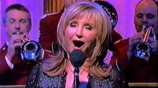 Lesley Garrett quotYoull never walk alonequot [upl. by Sneed]