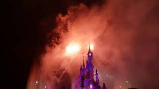 Le feu dartifice 2019 du Nouvel An à Disneyland Paris [upl. by Nivlek]