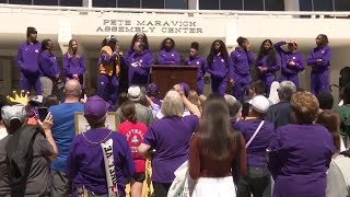 WATCH NOW LSU fans show up for big sendoff as Tigers leave for Sweet 16 in Albany [upl. by Henley]