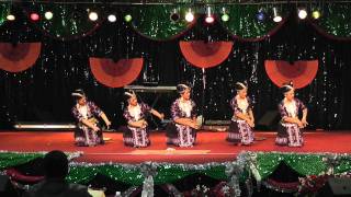 Nkauj Hmoob Pem Suab  Round 3 Fresno New Year dance comp 20112012 [upl. by Mika]