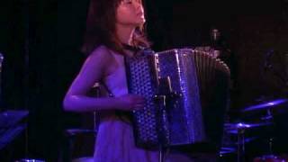 Accordion Live かとうかなこkanako katoアコーディオン／朧月夜Japanese trad [upl. by Anelav]