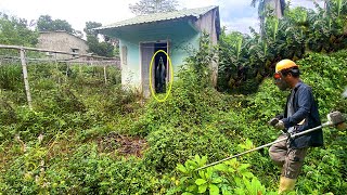 A dark shadow appeared as we cleaned up this scary abandoned house [upl. by Rekrap]